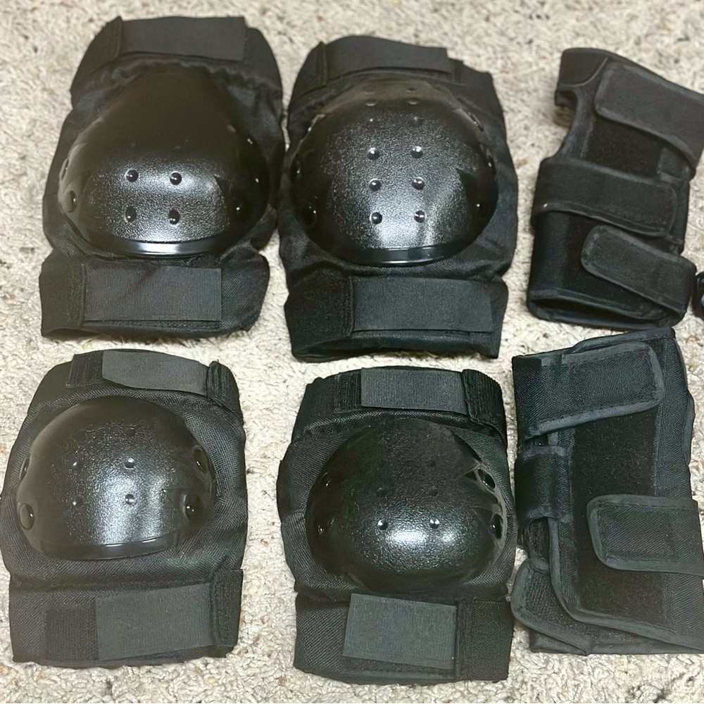 Like new.  Knee, Elbow and Wrist pads